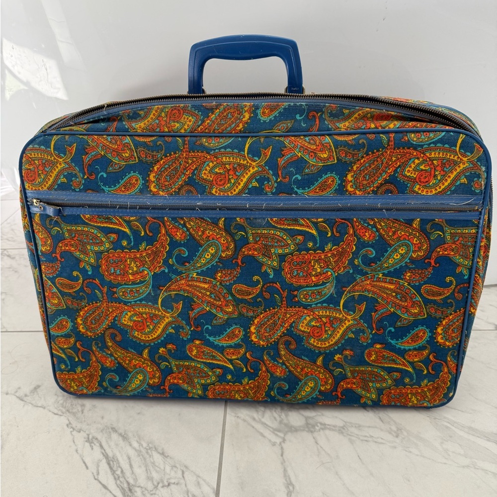 Vibrant Paisley Bantam Travelware Carryon Case